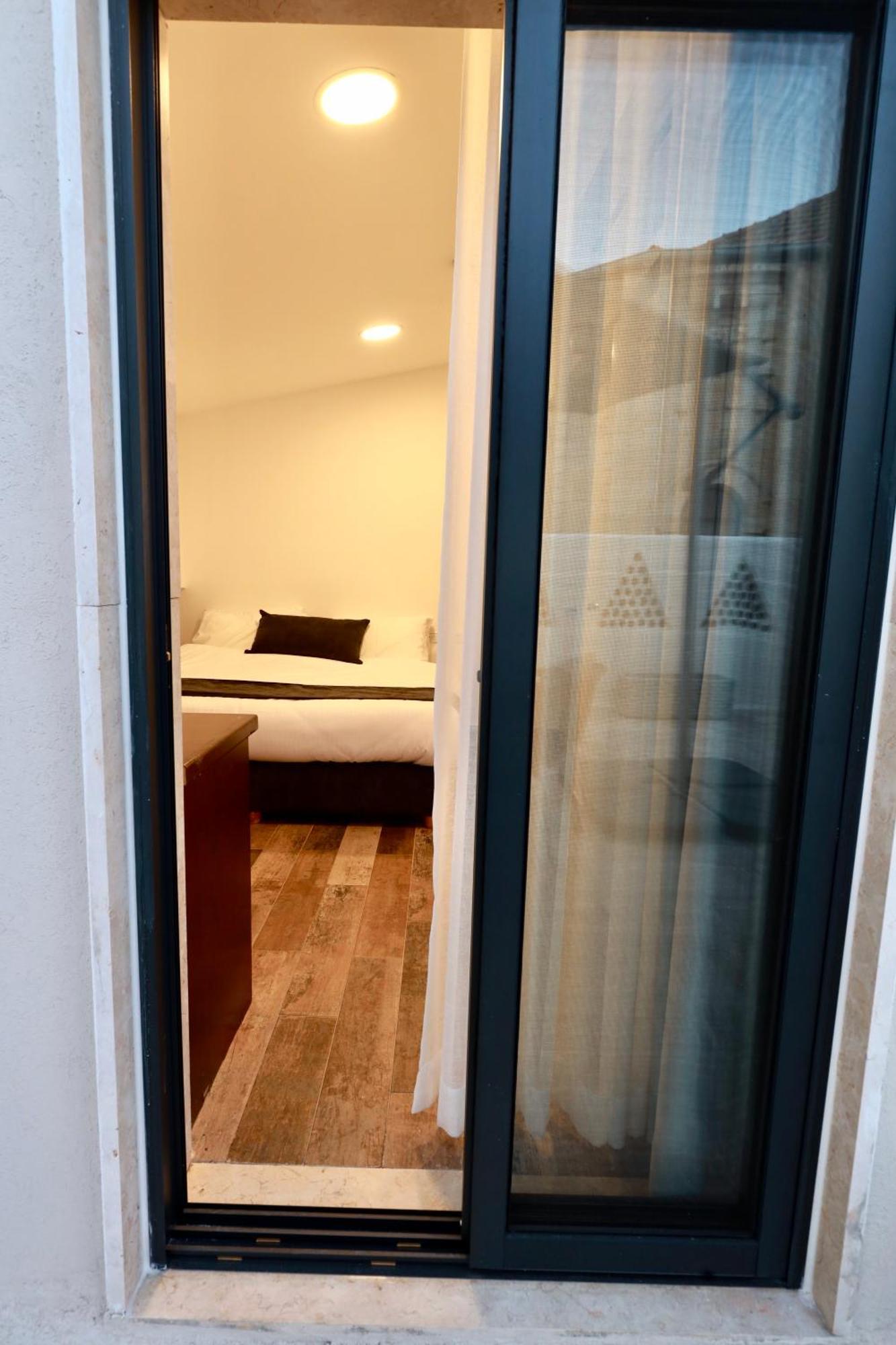 Petrakis Inn Jerusalem Ngoại thất bức ảnh